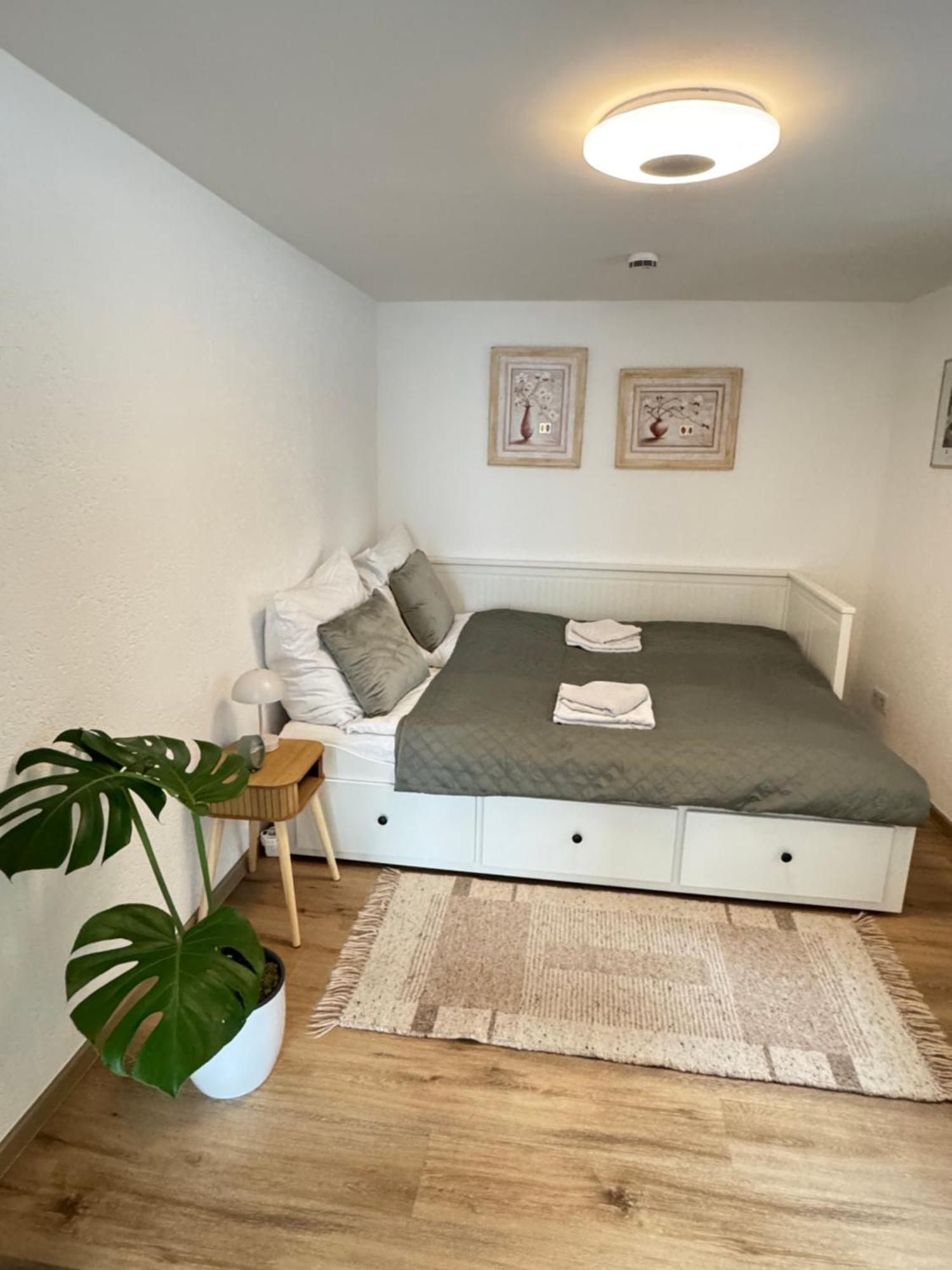 Family & Friends Hannover 75M2, Messe Bagian luar foto